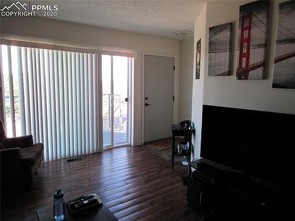 5th image of 510 Superior St