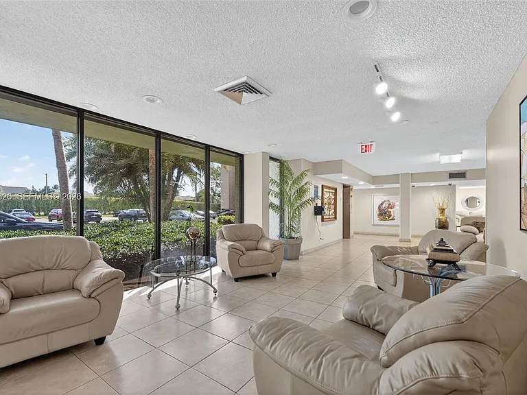 8900 Washington Blvd #410 — Photo 74