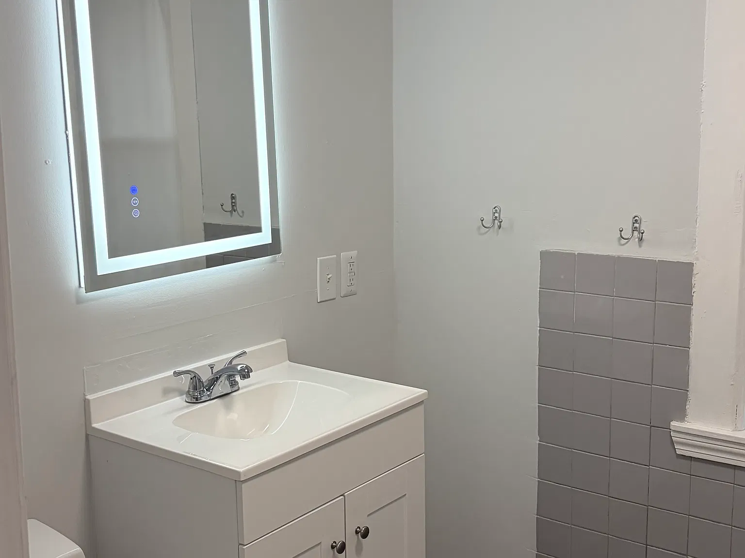 3 bed, $2,300 — Photo 1