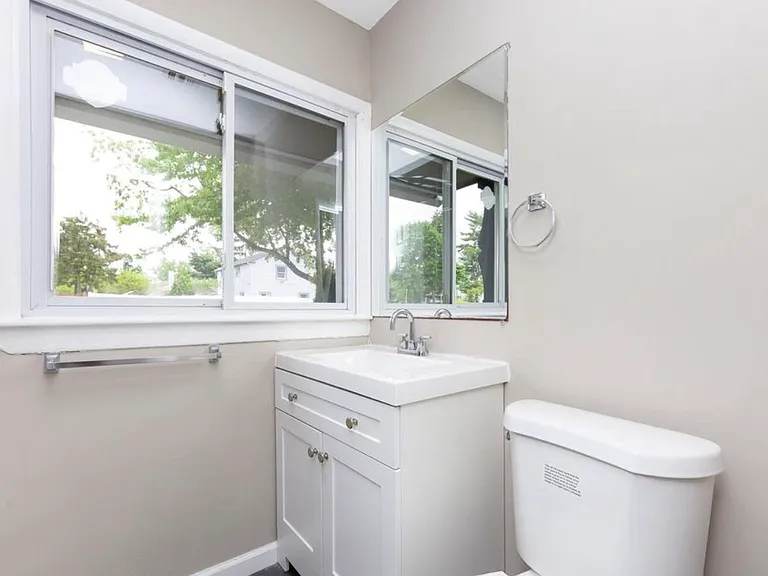 83 Buckingham Dr — Photo 11