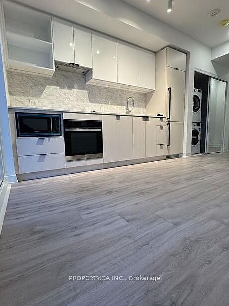 2nd image of 252 Church St #5002