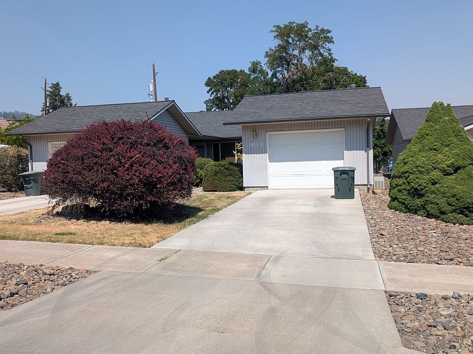 1st image of 903 B Ave