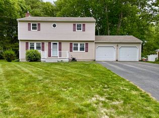 13 Old Farm Rd, Topsham, ME 04086