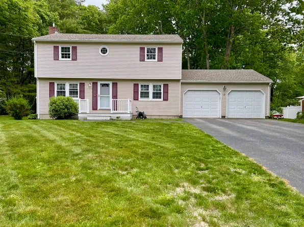 13 Old Farm Road, Topsham, ME 04086