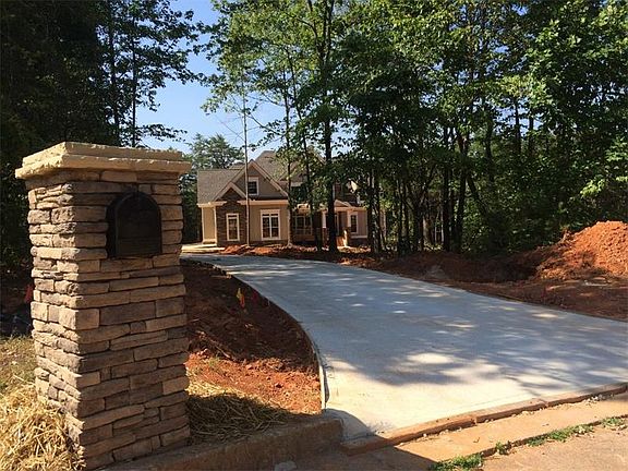4th image of 103 Post Oak Dr