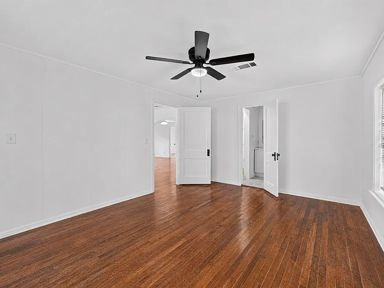 351 S Waco St — Photo 5