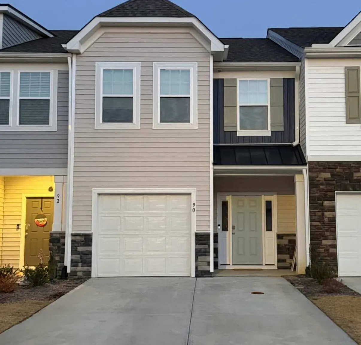 3 bed, 2.5 bath, 1603 sqft, $1,800 — Photo 1