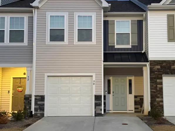 90 Clementine St, Angier, NC 27501