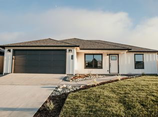 124 Hope Ln, Fortuna, CA 95540