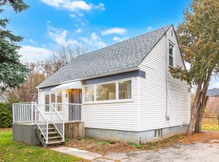 983 Cleta St, Burlington, ON L7R 3W9