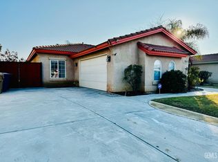 9721 Manhattan Dr, Bakersfield, CA
