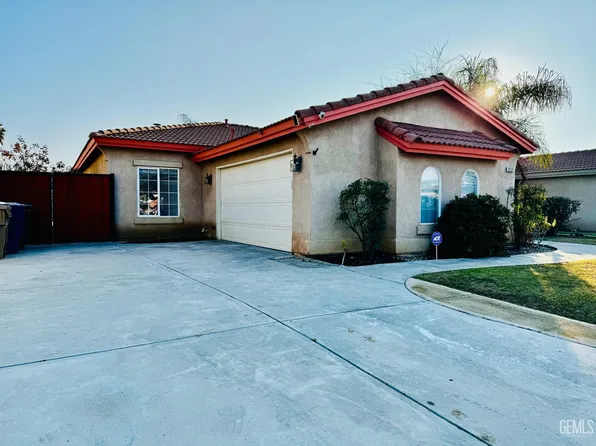 9721 Manhattan Dr, Bakersfield, CA 93312