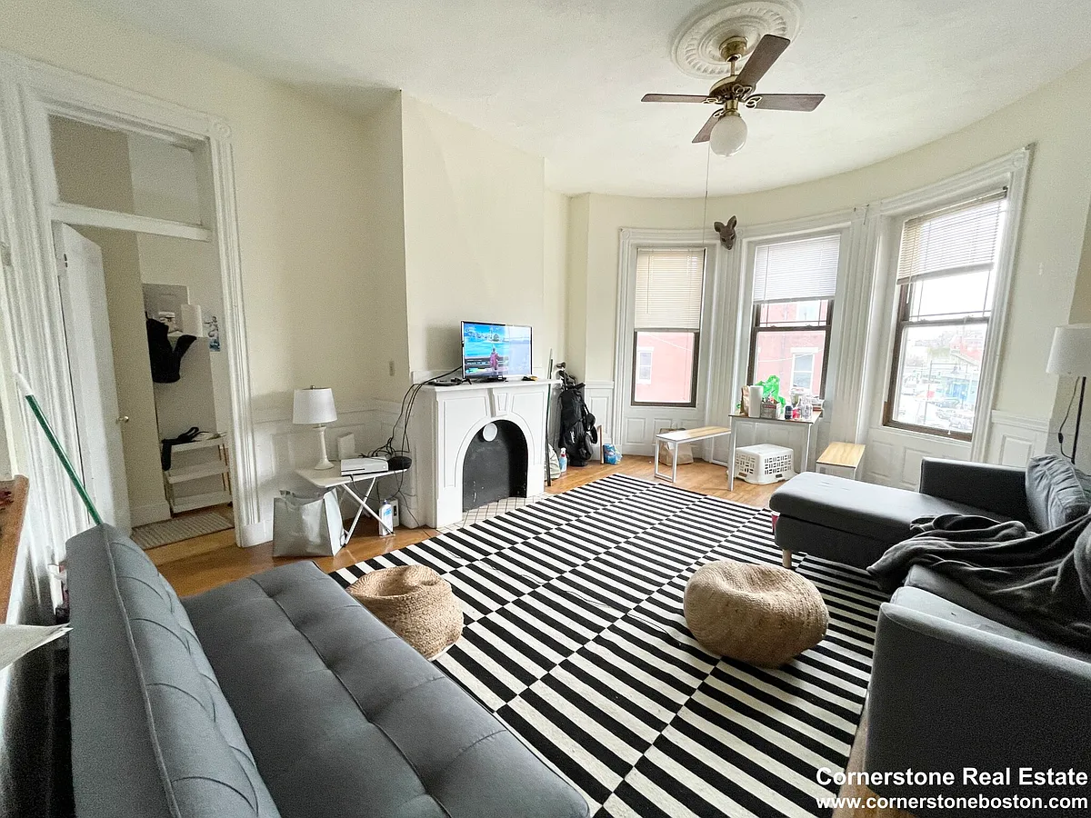 Building Photo - 1451 Tremont St #2