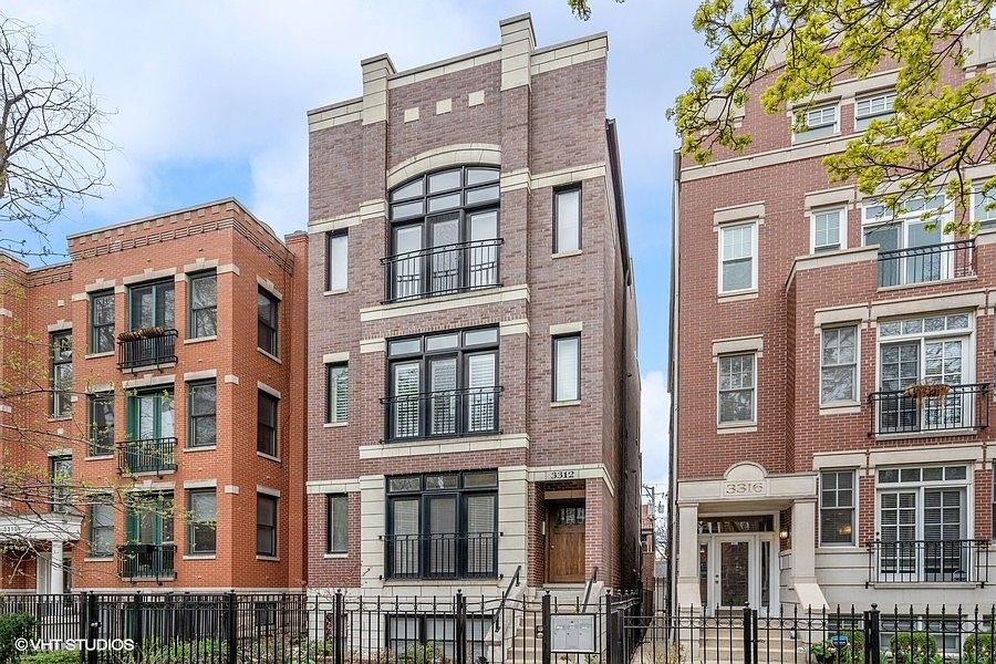 1st image of 3312 N Kenmore Ave APT 3