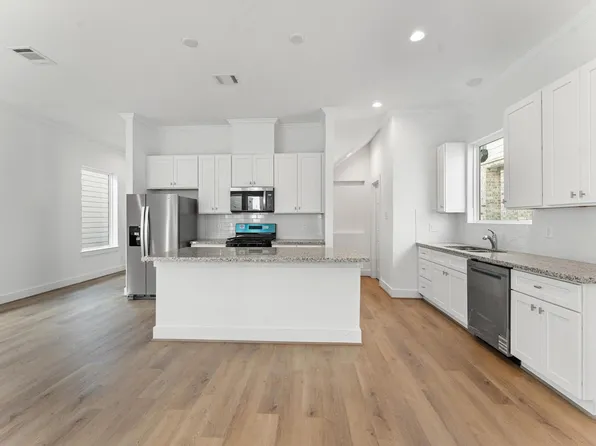 6402 Pregonero Ln, Houston, TX 77048