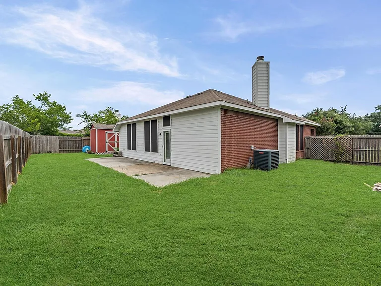 1875 Redwood Ln — Photo 22