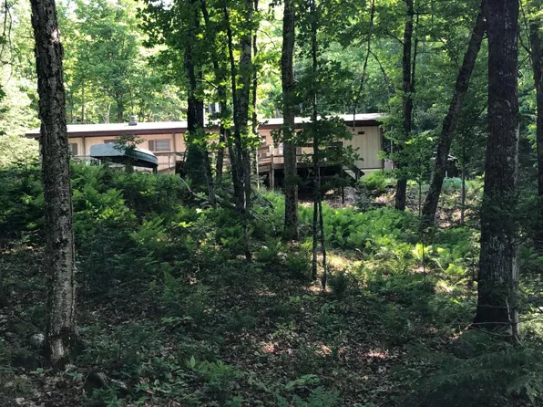 11390 Wayne Dr, Presque Isle, WI 54557