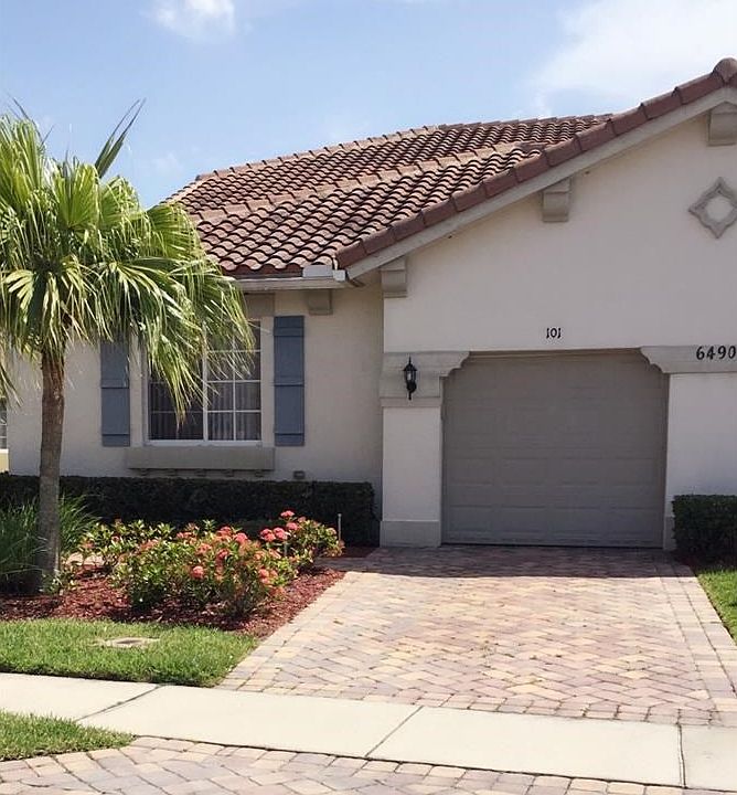 Beautiful Villa in Woodfield!