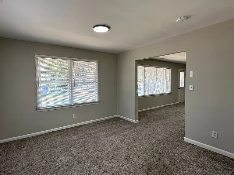 296 Decatur Dr — Photo 6
