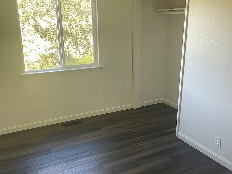 1738 Sir Francis Drake Blvd — Photo 10