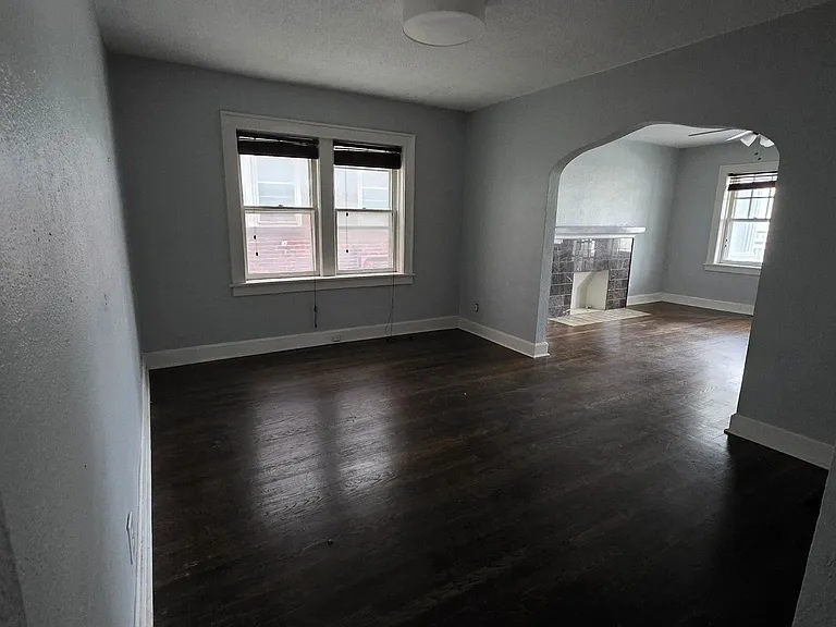 319 E 43rd St #1 — Photo 6