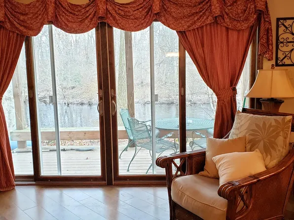 55 Cedar Water Rd, Southampton, NJ 08088