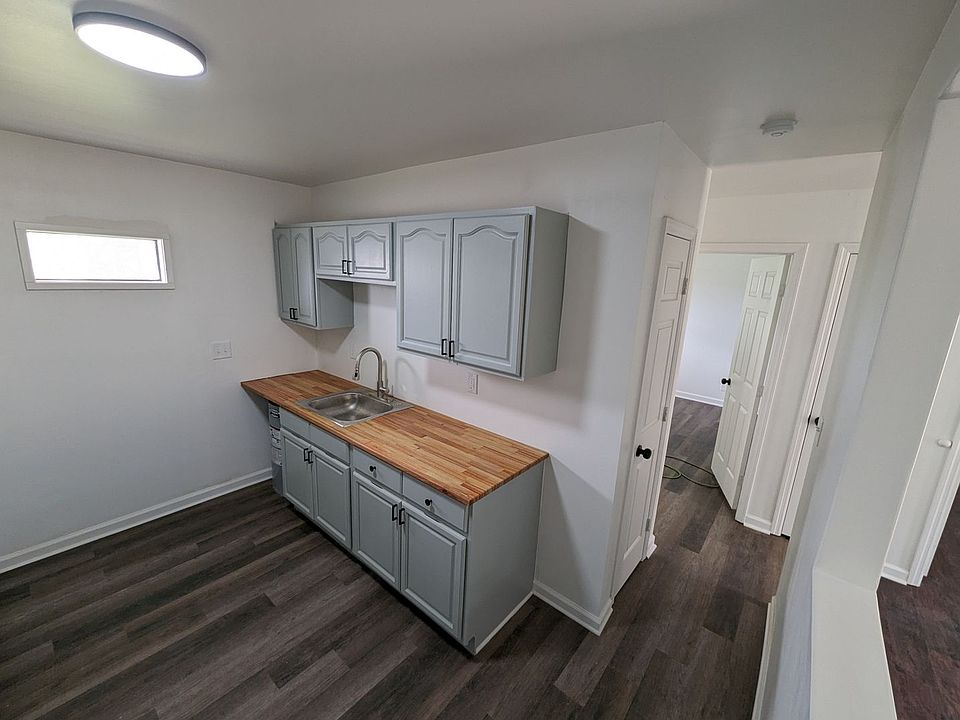 2nd image of 617 40th Ave N #617A