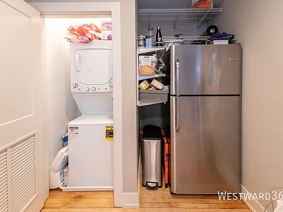 4th image of 2030 W Berwyn Ave APT 1