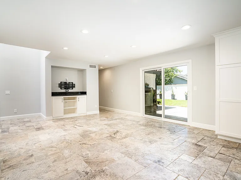 7201 Slater Ave — Photo 16