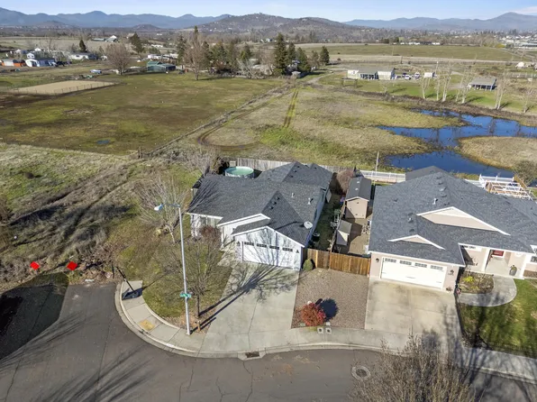 3913 Cole Dr, White City, OR 97503