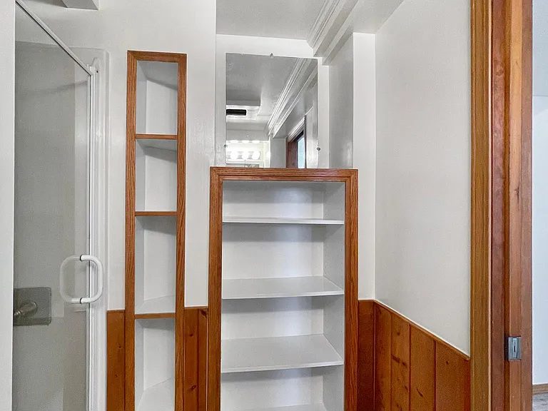 913 N 6th St #6 — Photo 17