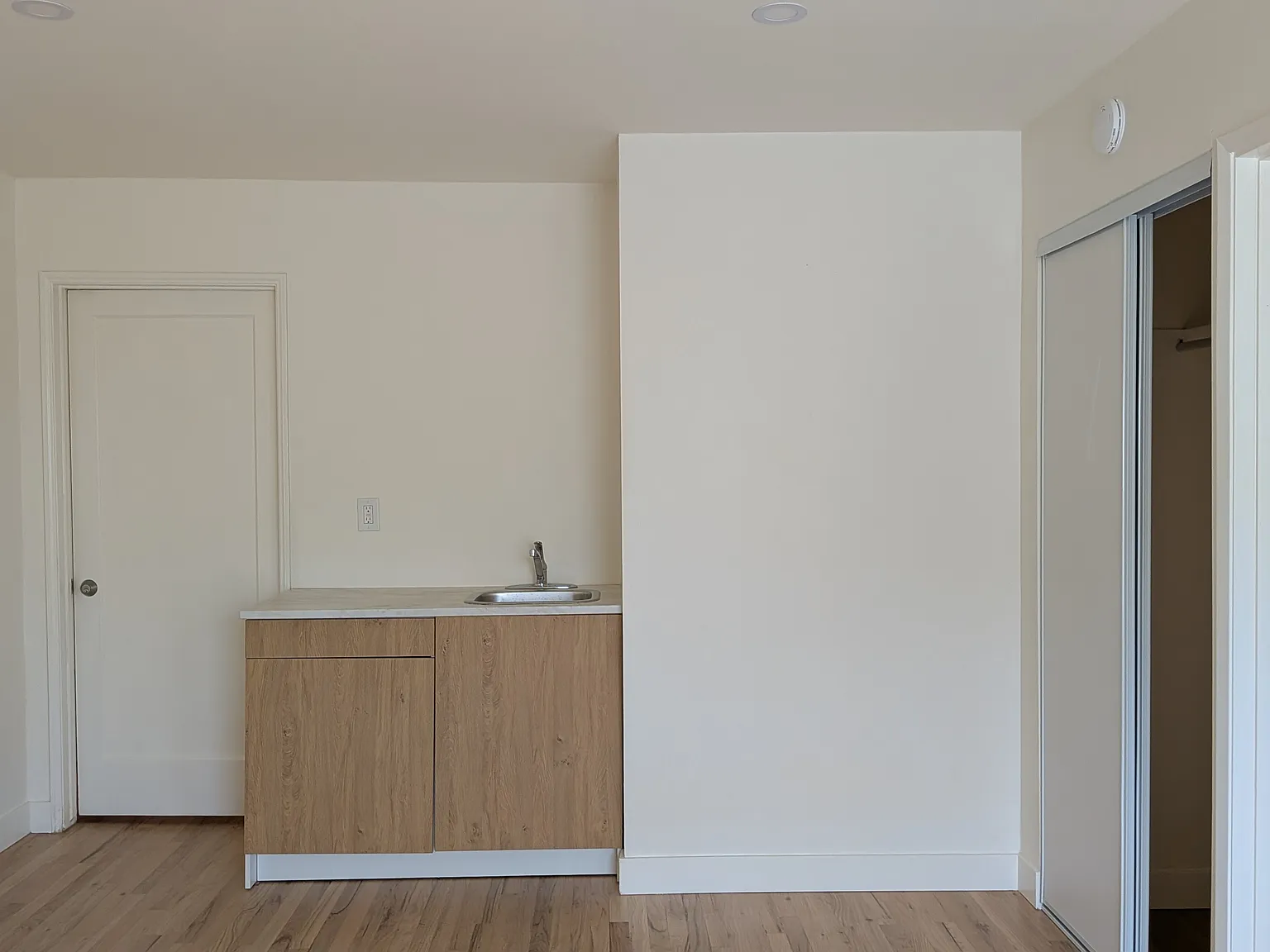 Studio, 370 sqft, $1,850 — Photo 2