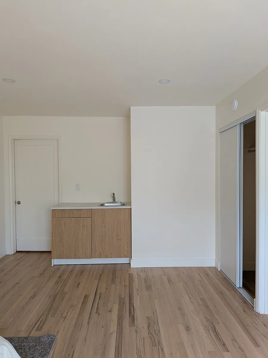 Building Photo - 8345 Dunbarton Ave #1