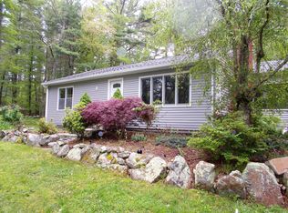 14 Mattapoisett Rd, Rochester, MA 02770