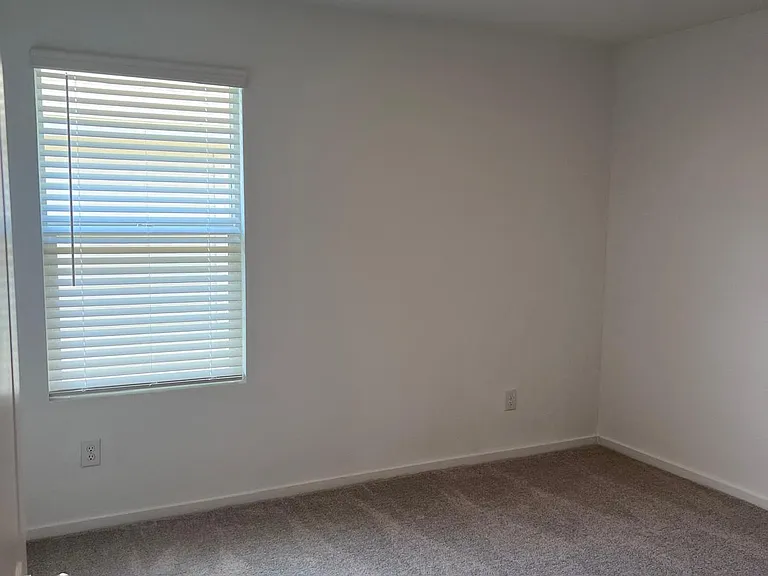 3910 Ontario Way — Photo 5