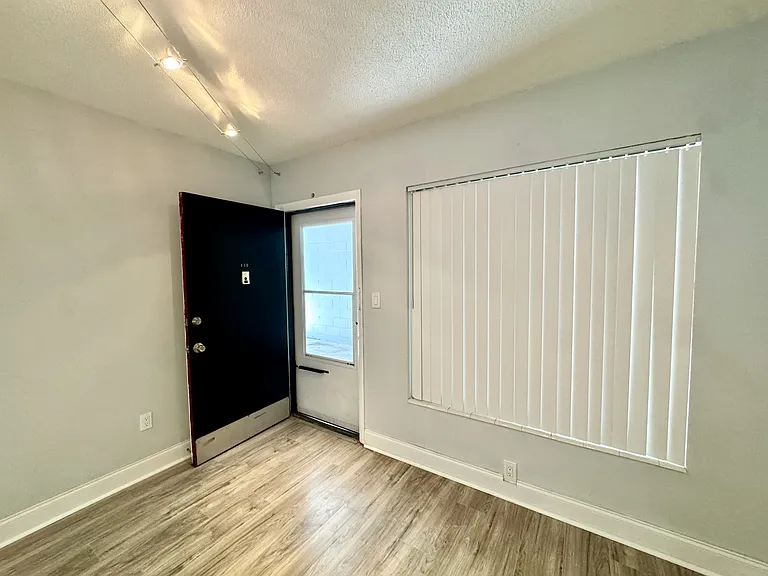 825 N Primrose Dr #1 — Photo 10