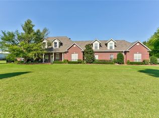 11101 Sundance Dr, Yukon, OK 73099