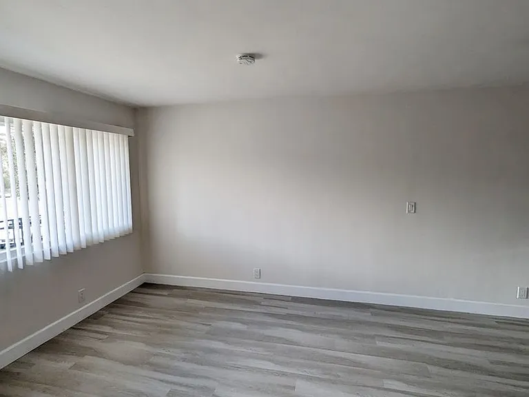 Vista Capri Apartments in Kearny Mesa — Photo 25