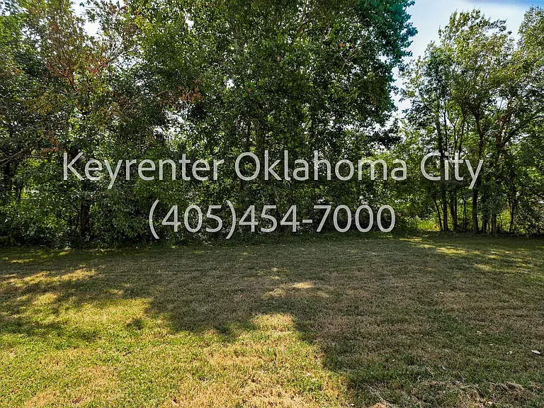 1524 Rowena Ln — Photo 35