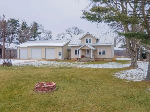 W6718 Ember Dr, Westfield, WI 53964