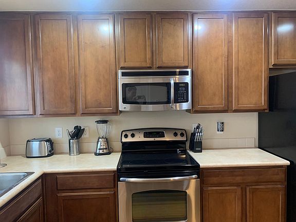 3rd image of 2282 N Valentia St