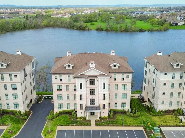 1024 Club View Dr Unit E102, Gallatin, TN 37066