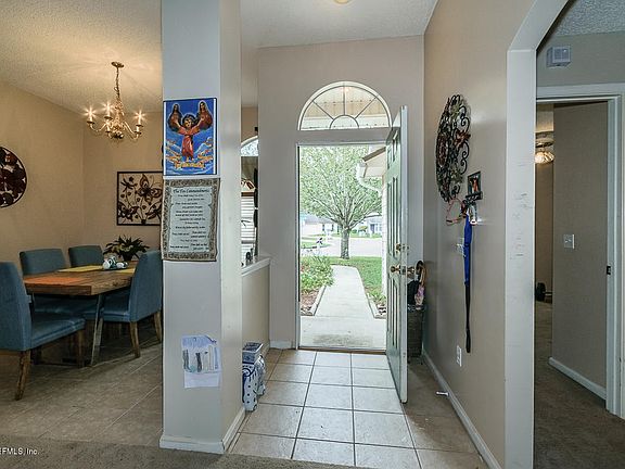 4th image of 8065 Beaver Creek Dr