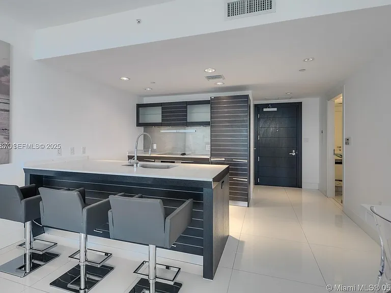 200 Biscayne Boulevard Way — Photo 5