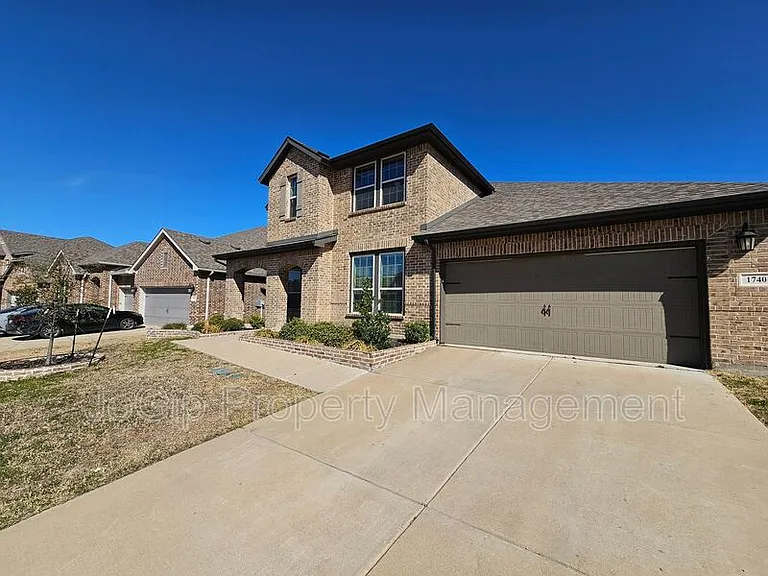 1740 Jamestown Dr — Photo 11