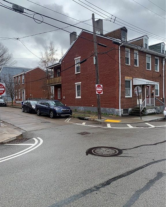2nd image of 4128 Willow St