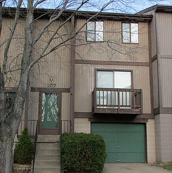 1st image of 107 Bellwood Ct
