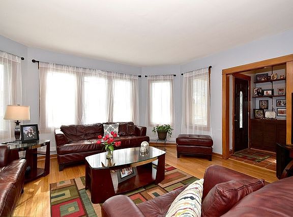4th image of 2722 N 76th Ave