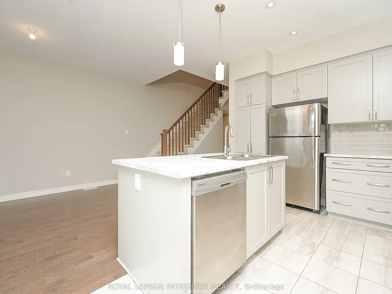 446 Markdale Ter — Photo 16