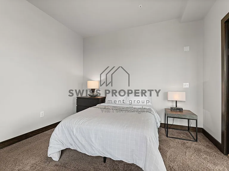1145 N High St #504 — Photo 17